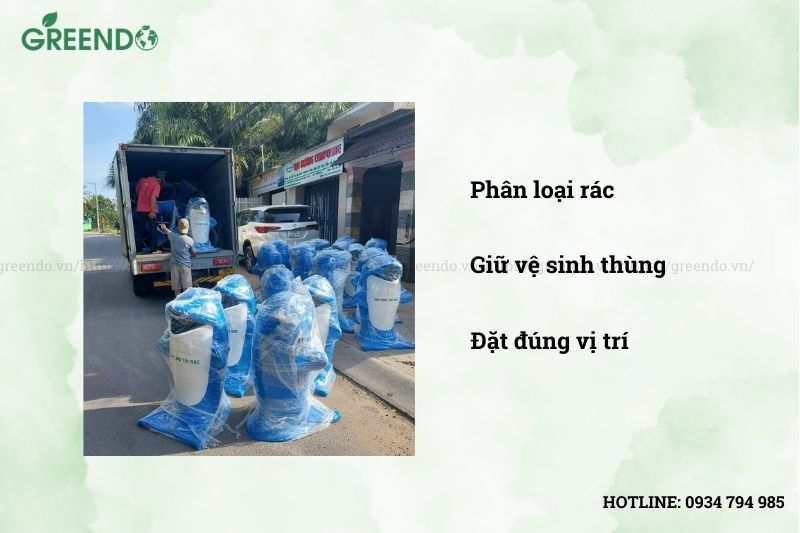 Thùng rác con cá heo