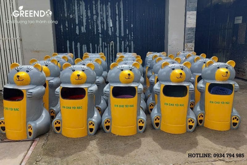 Thùng rác công cộng hình chuột túi