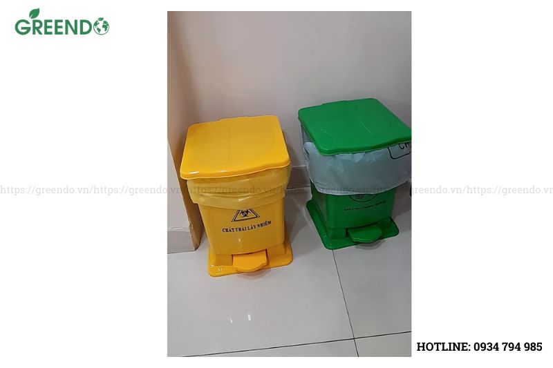 thùng rác y tế 15l