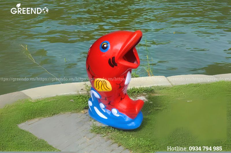 Thùng chứa rác cá chép
